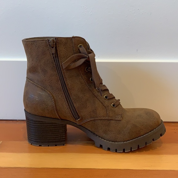 Ankle Boots with Laces - Picture 3 of 3